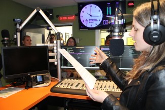 teacher on air studio ana olykan 17042025 fit